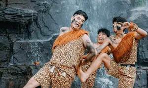 Làm người tiền sử phục vụ du khách ở Trung Quốc Làm người tiền sử phục vụ du khách ở Trung Quốc