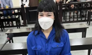 Truy tìm đồng phạm giúp sếp ngân hàng giăng bẫy 'lãi suất cao', lừa 2.700 tỷ đồng Truy tìm đồng phạm giúp sếp ngân hàng giăng bẫy 'lãi suất cao', lừa 2.700 tỷ đồng